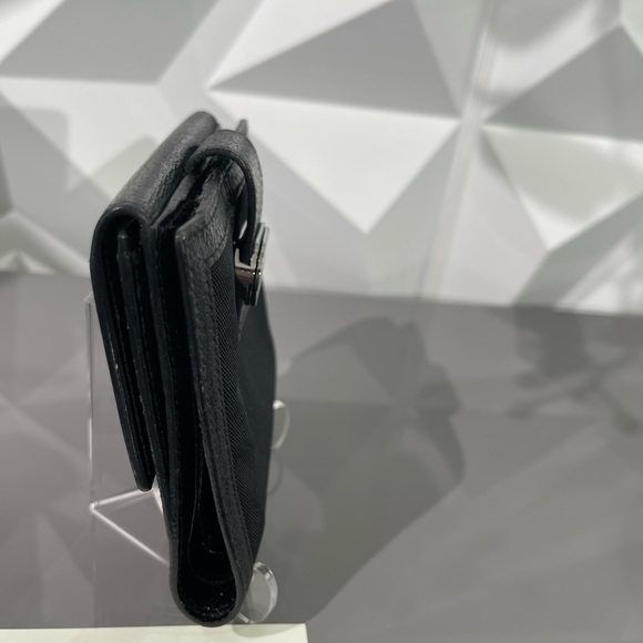 Gucci Short Bifold Wallet Black Canvas And Leather With Silver GG Clasp Closure - Picture 5 of 13